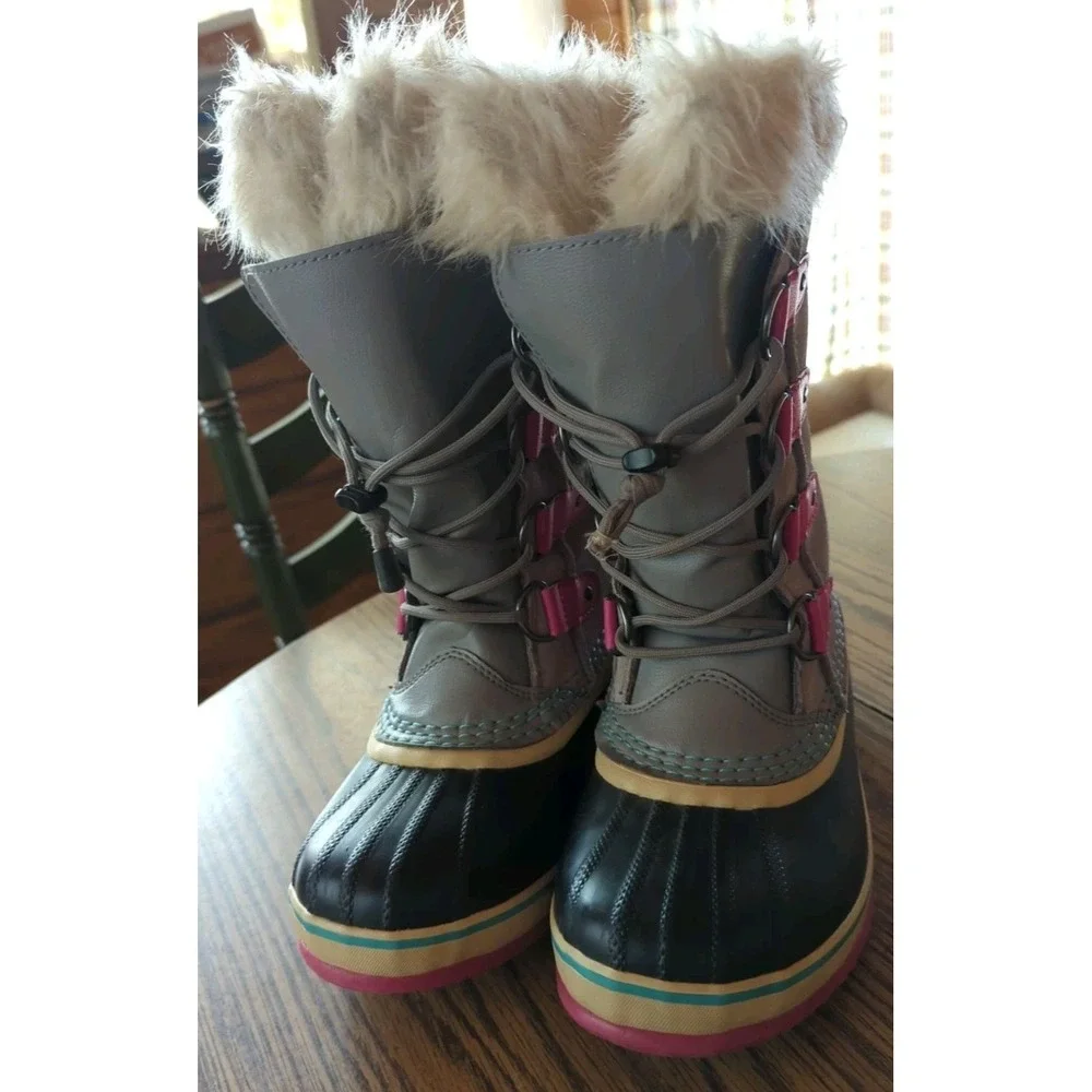 Girls Size 4 Sorel Gray Suede / Black Rubber Pink Calf Winter Boots‎ Faux Fur